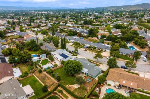 3360 Big Spg Ave, Simi Valley CA 93063-1316 exterior