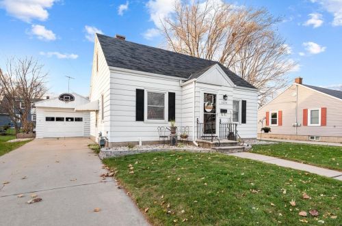 1019 Park St, Green Bay, WI 54303-4225
