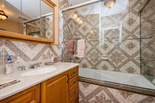 215 Croton Dam Rd, Crotonville NY  10562-2106 exterior