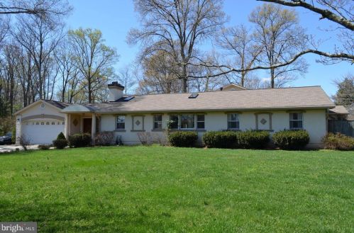 1048 Utterback Store Rd, Great Falls, VA 22066-1524