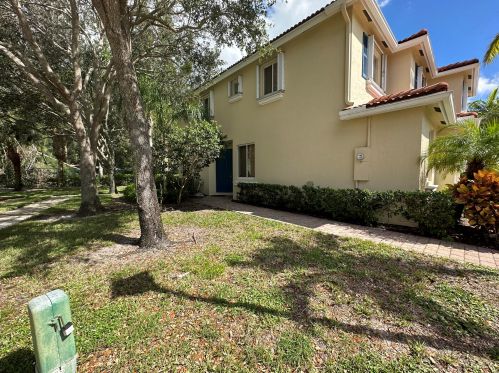 3052 Evergreen Cir, Boynton Beach, FL 33426-8652