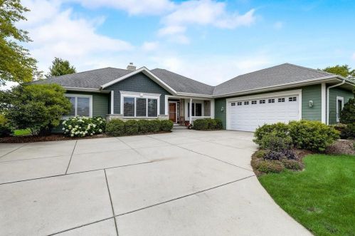5238 High Ridge Trl, West Bend, WI 53095-7867
