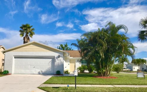 143 Banyan Cir, Jupiter, FL 33458-8847