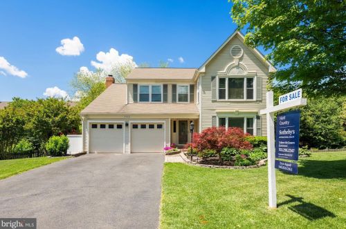 17313 Pickwick Dr, Purcellville, VA 20132-6158