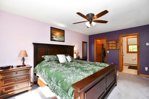 44 Tolend Rd, Dover NH  03820-5501 exterior