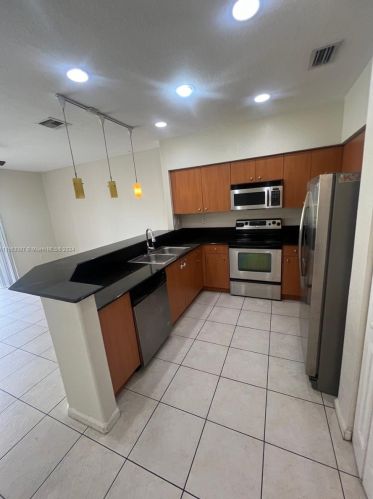 8325 26th St, Hollywood, FL 33025-2979