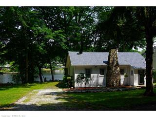 65 Lakeside Dr, Guilford CT  06437-1736 exterior