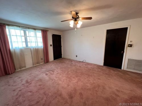 907 Derbyshire Rd, Daytona Beach FL 32117-3802 exterior