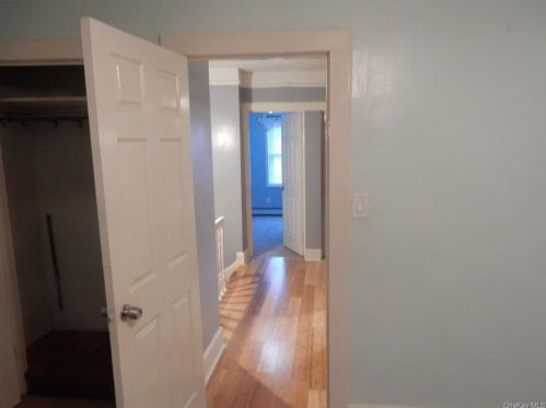 34 Hartley Ave, Mount Vernon NY  10550-1124 exterior