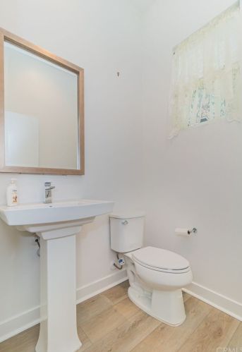 241 Elm Ave, Long Beach CA 90807-3403 exterior