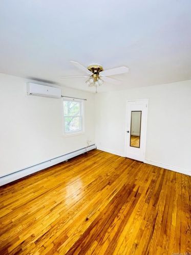 2789 Hone Ave, Bronx NY  10469-3807 exterior