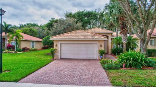 6754 Watertown Dr, Boynton Beach, FL 33437-3920