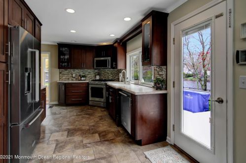 165 Taft Dr, Bricktown NJ  08724-3267 exterior