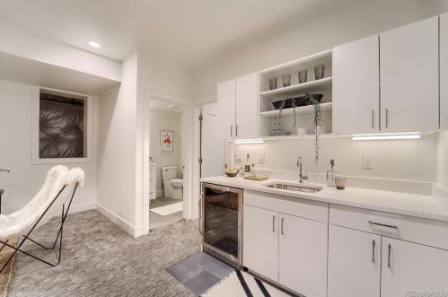 1241 Jackson St, Denver CO 80210-6616 exterior