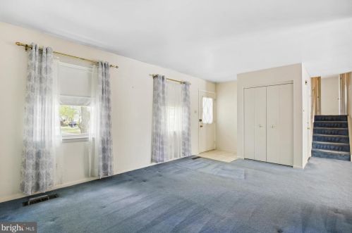 1259 Redwood Ct, Herndon, VA 20170-3634