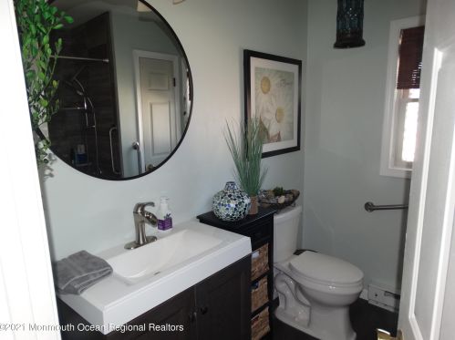 732 Palm Beach Dr, Lacey NJ  08731-4906 exterior