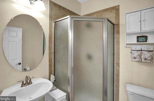 4 Ledgestone Dr, Siddonsburg PA  17019-9805 exterior