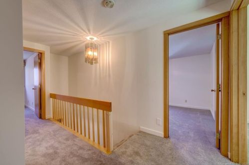 5 Bramble Bush Dr, Niantic CT  06357-1802 exterior