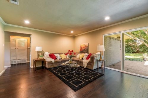 6809 Valhalla Rd, Fort Worth TX  76116-9113 exterior