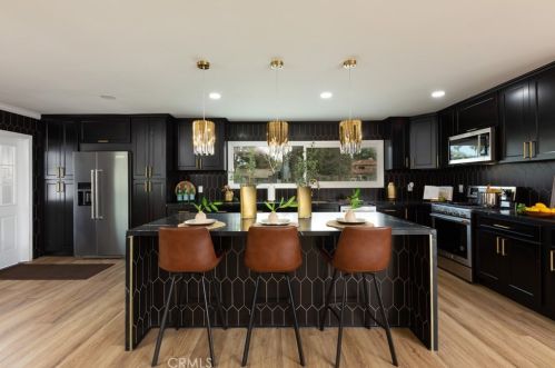 3841 Pacific Ave, Long Beach CA  90807-3227 exterior