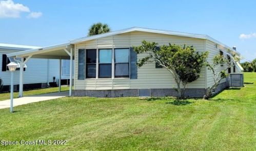 1446 Barefoot Cir, Sebastian, FL 32976-7092