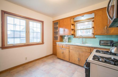 3172 42, Milwaukee WI 53215-4030 exterior