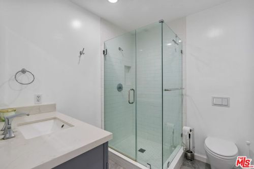 11945 Addison St, North Hollywood CA  91607-3157 exterior