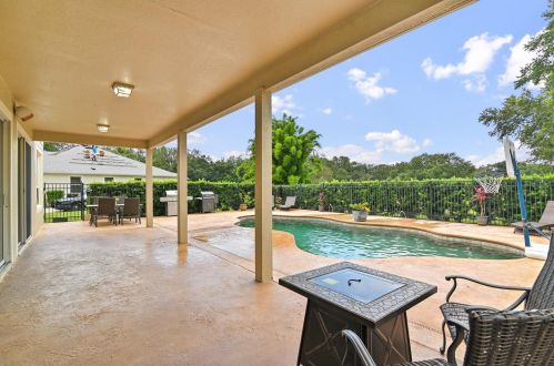 3640 Tayside Ct, Apopka FL  32712-4709 exterior