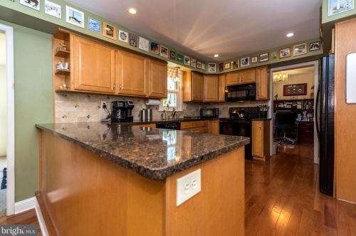 106 Claremont Dr, Lansdale PA 19446-6359 exterior