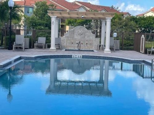 923 Villa Cir, Boynton Beach FL  33435-8921 exterior