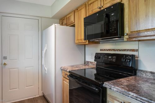 5053 New World Dr, Glendale, AZ 85302-5023