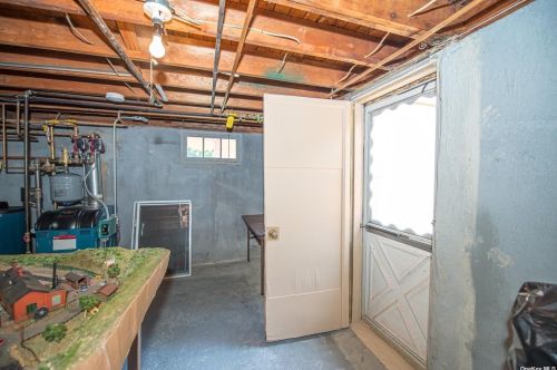 1021 Fulton Ave, North Lindenhurst NY  11757-2122 exterior