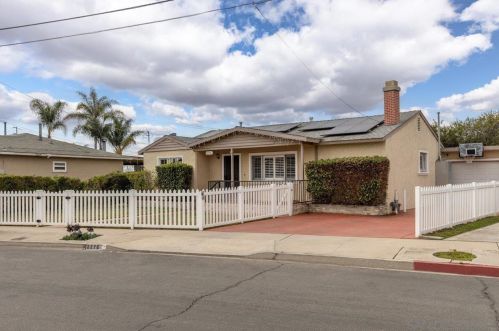 8276 Larkdale Ave, San Diego, CA 92123-2814