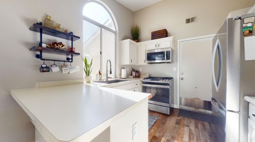 2237 Heritage Manor Dr, Riverbank CA  95367-2649 exterior