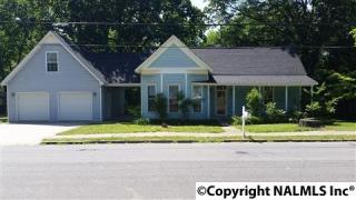 715 Barkley St, Hartselle, AL 35640-3135