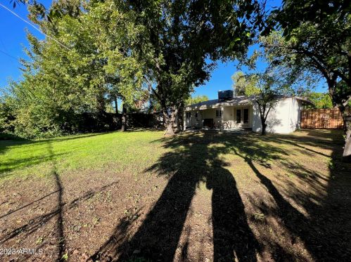 6332 13th Pl, Phoenix AZ  85014-1423 exterior