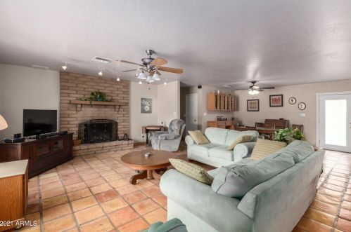 3623 Yorkshire Dr, Glendale AZ  85308-2335 exterior