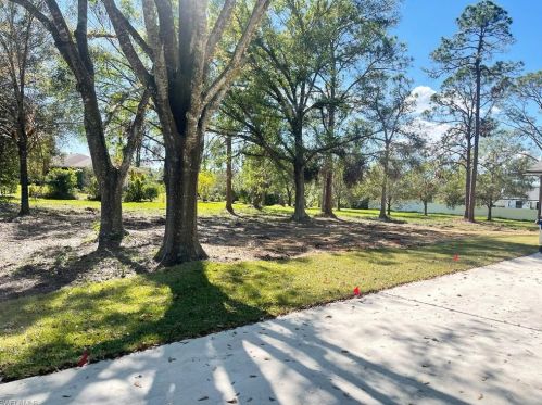 507 Maple Ave, Lehigh Acres FL 33972-4082 exterior