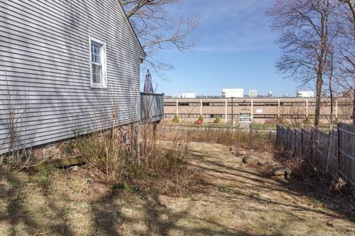 510 Wolcott St, Bristol CT  06010-6429 exterior