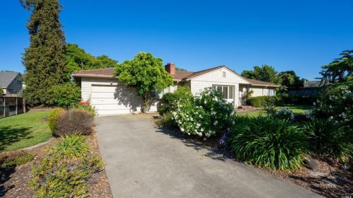 936 Link Ln, Santa Rosa, CA 95401-5017