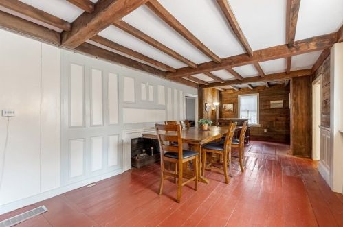 37 Main St, Petersham MA 01366-9502 exterior