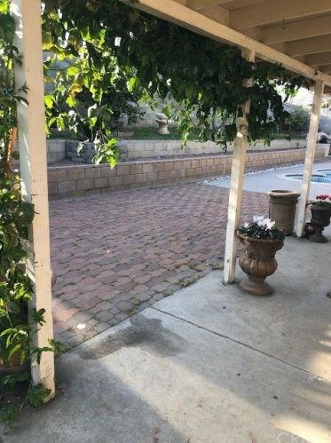 718 Idyllwild Ave, Rialto CA  92376-4816 exterior