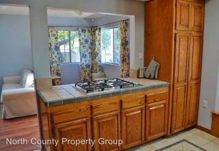 549 San Dieguito Dr, Encinitas CA  92024-4535 exterior