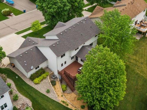 1888 White Oak Dr, Chaska MN  55318-2878 exterior
