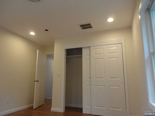 72 Brook Ave, Englewood NJ  07631-1735 exterior