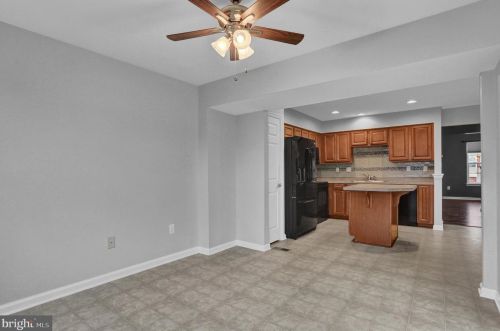 726 Blossom Dr, Hanover PA  17331-2078 exterior