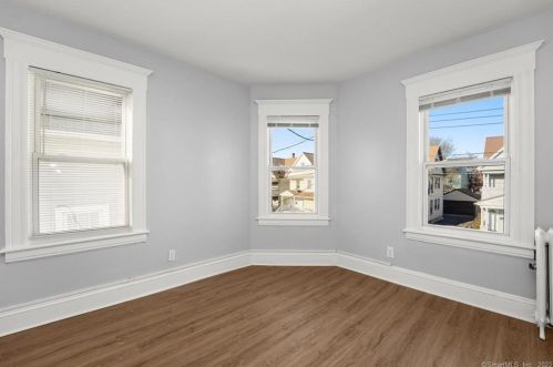 219 6th St, Bridgeport CT  06607-1046 exterior