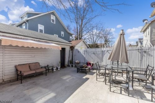 1 Wolf Pl, Irvington NJ  07111-2849 exterior
