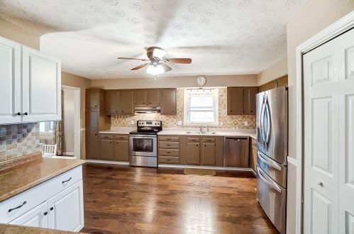 5174 Washington Waterloo Rd, Washington Ch OH  43160-8719 exterior