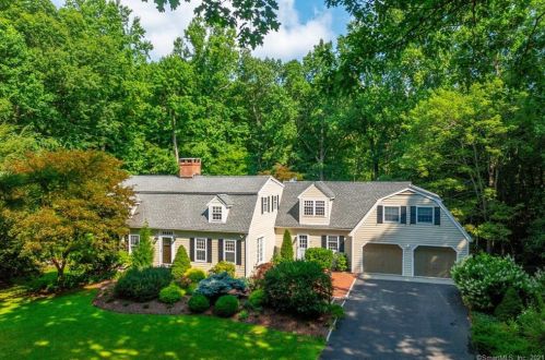 32 Bradley Ln, Sandy Hook, CT 06482-1621